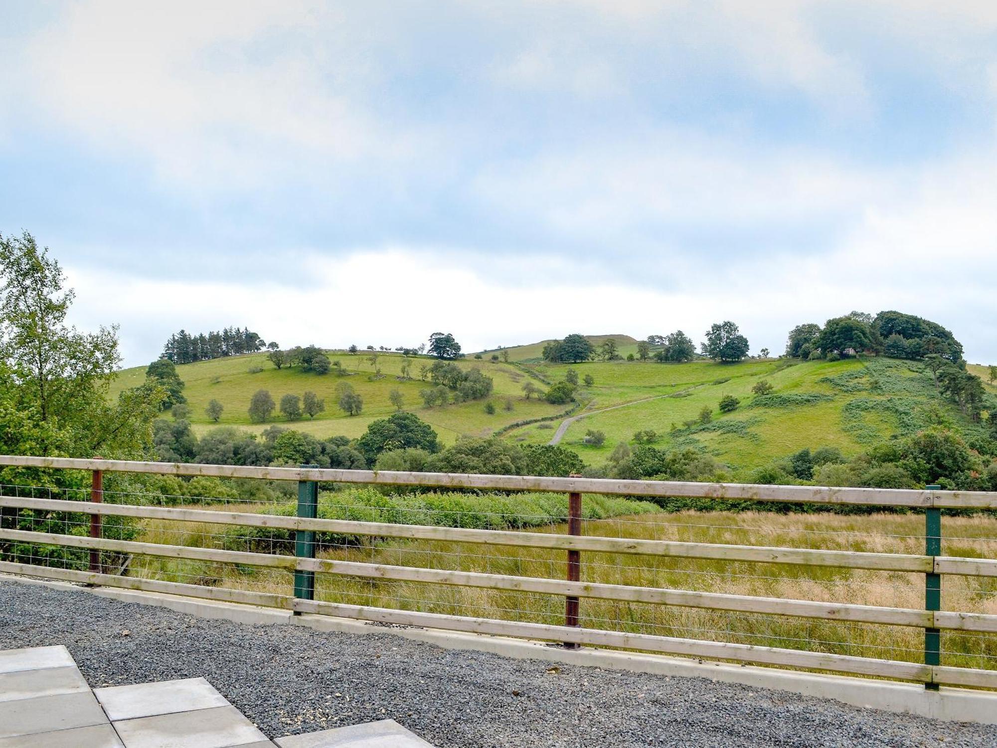 Castle View Villa Llanbadarn Fynydd Luaran gambar